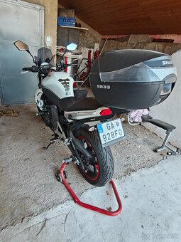 Kawasaki ER6N - 6