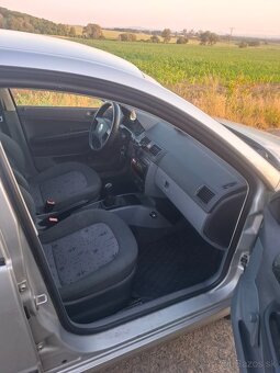 Škoda fabia - 6