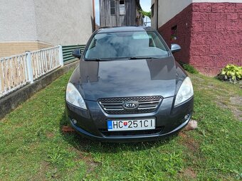 Predám Kia ceed 1.6.benzin 86kw rok 2008 - 6