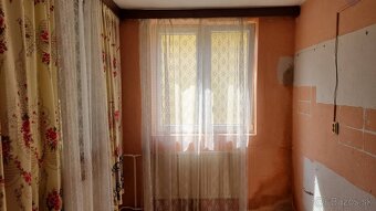 REZERVOVANÉ..Predaj 4-izbový rodinný dom Nemčice, okr. Topoľ - 6