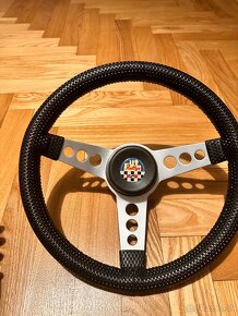 Renovace a obšítí sportovního volantu pro vašeho veterána - 6