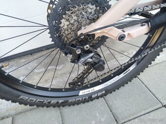predám horský celoodpružený elektro bicykel - 6