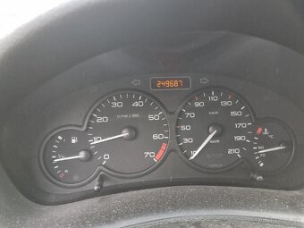 Predam Peugeot 206 1.4 benzín r.v 2006 - 6