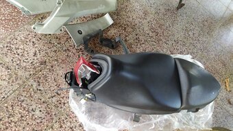 Predám skúter Aprilia - 6