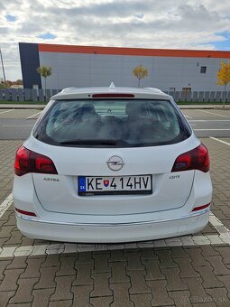 Opel astra j sport tourer - 6