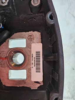 Predám originálny volant Tesla Model S / X s airbagom a vyhr - 6