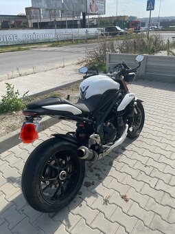 Triumph Speed Triple 1050 R.v 2011 - 6