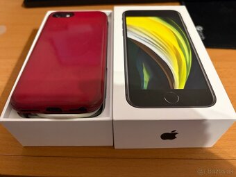 SE black 128 GB 2020 - 6