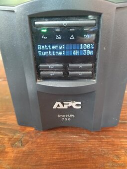Záložný zdroj APC funkčný - 6