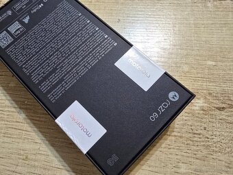 Motorola Razr 60 256gb 8gb ram nepouzita neodbalena bol to d - 6