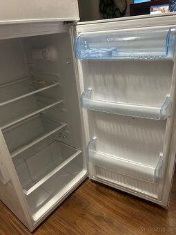 Chladnicka s mraznickou Beko - 6