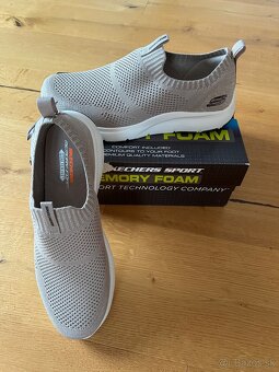 Hnedé tenisky Skechers č. 45 -nové - 6
