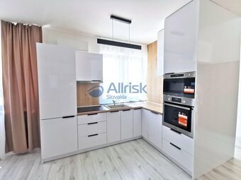 Predaj moderného 3-izbového radového domu v tichej lokalite - 6