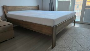 Masívna manželská posteľ 180x200 +rošty - 6