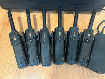 Vysielačky motorola DP4400e UHF 6ks + impres2 nabijacka - 6