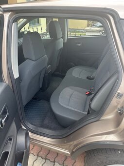 Nissan Qashqai 1,6 benzín - 6
