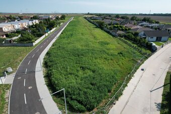 Na predaj stavebný pozemok v najlepšej časti Rovinky,  651m² - 6