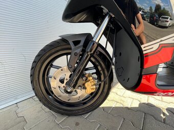 Aprilia SR Motard 125 - 6