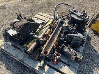 Predám diely na nakladač hon un 053 - 6