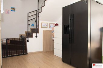 REB.sk Predaj 4 izbový dvojpodlažný rodinný dom Štúrova ul, - 6