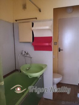 Veľký dvojizbový byt KOMENSKÉHO - balkón - 6