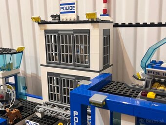 Lego city 60047 - 6