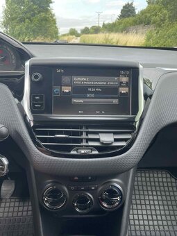 Peugeot 2008 1.2 - 6