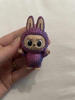 Prívesok mini Labubáka - 6