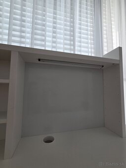 Písací stôl Ikea s regálom - 6