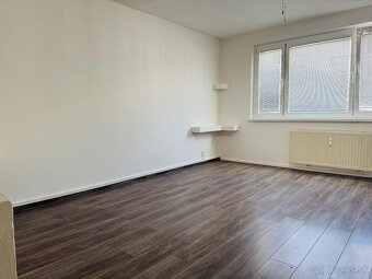 ZNÍŽENÁ CENA na predaj 3-izbový byt po čiast. rekonštrukcii - 6