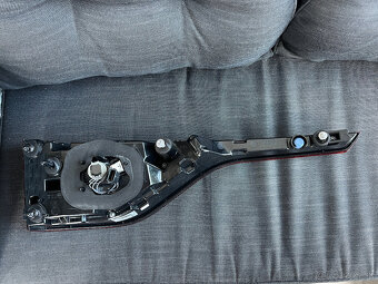 RENAULT KOLEOS SPODNÁ ČASŤ KUFROVÝCH DVERÍ - 6