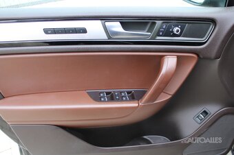 Volkswagen Touareg 3,0 TDi V6 176 kW 4 MOTION - 6