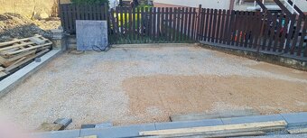 Oprava a pokládka zámkovej dlažby a obrubníkov - 6