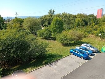 Na predaj veľký 3 izb.byt s balkónom v peknom prostredí - 6