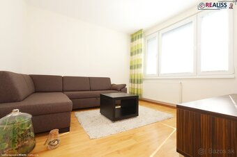 Veľkometrážny 3-izbový. zrekonštruovaný a zariadený byt - 6
