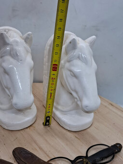 Predám staré porcelánové zarážky koníky 45 € - 6