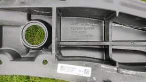 Kia Sportage 5 V a Kia Rio 4 IV - vystuha naraznik celo - 6