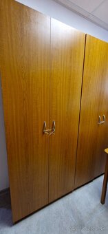 Kuchynský stôl,noč.stolík, skriňa,váľanda - 6