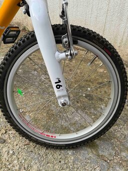 Detský bicykel WOOM 3 16" v žltej farbe a top stave - 6