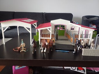 Stajňa Schleich - 6