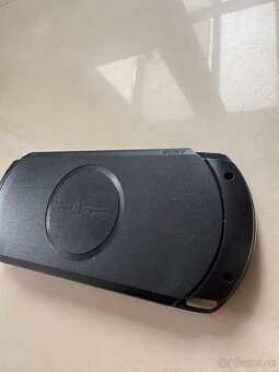 Playstation Portable (PSP) 1004-E Street + God Of War - 6