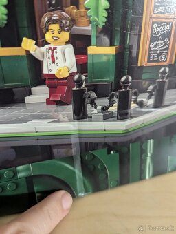 LEGO Icons 10350 - 6