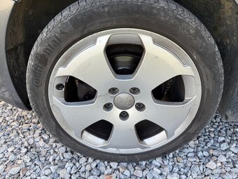 Zimne pneu 225/45 r17 na original audi diskoch 7.5Jx17 ET56 - 6