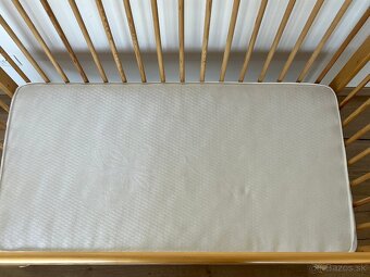Detská postieľka s kolieskami a s matracom - 6