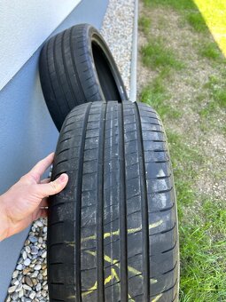 Goodyear 225/40 R19 - 6