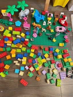 LEGO DUPLO Safari + box kociek + podložka (200 dielov) - 6