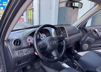 Toyota Rav4 2.0 VVT-i, 4x4 benzín manuál 110 kw - 6