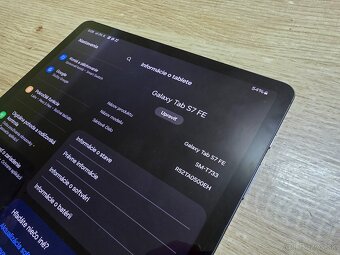 Velky 12.4 palcovy Samsung Tab S7 fe v super stave na disple - 6