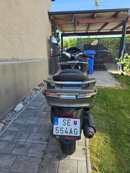 Piaggio x10 - 6