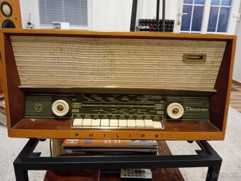 Predám staré elektrónkové rádio Philips - 6